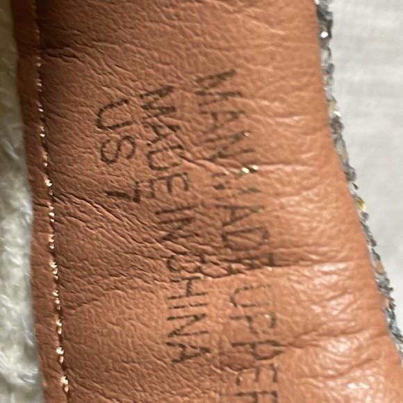 Mi.iM light gold sneakers with pink heart - Picture 12 of 12